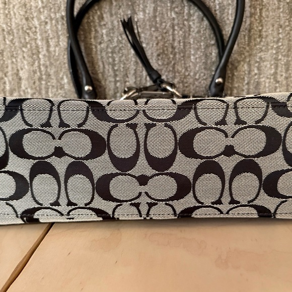 Authentic Coach Black and Gray Hampton Shoulder Bag - Picture 9 of 11